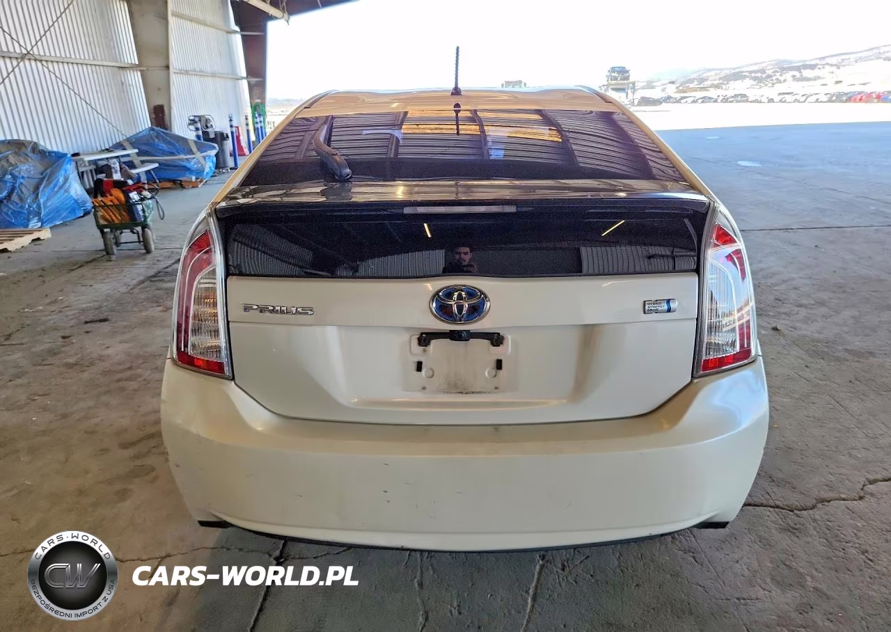 2012 Toyota Prius Two VIN:JTDKN3DU9C1554936 - 6