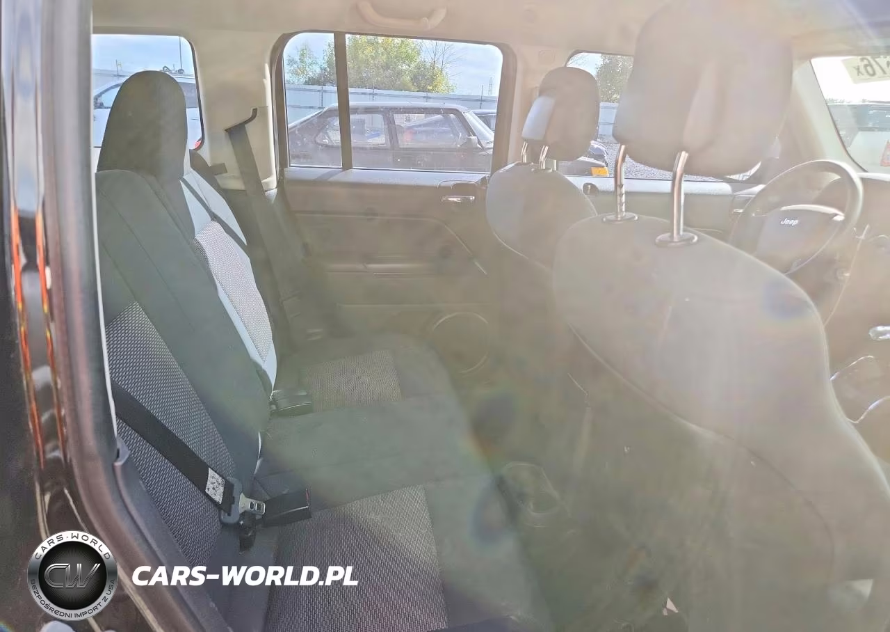 2010 Jeep Patriot Sport VIN:1J4NF2GB6AD657879 - 10