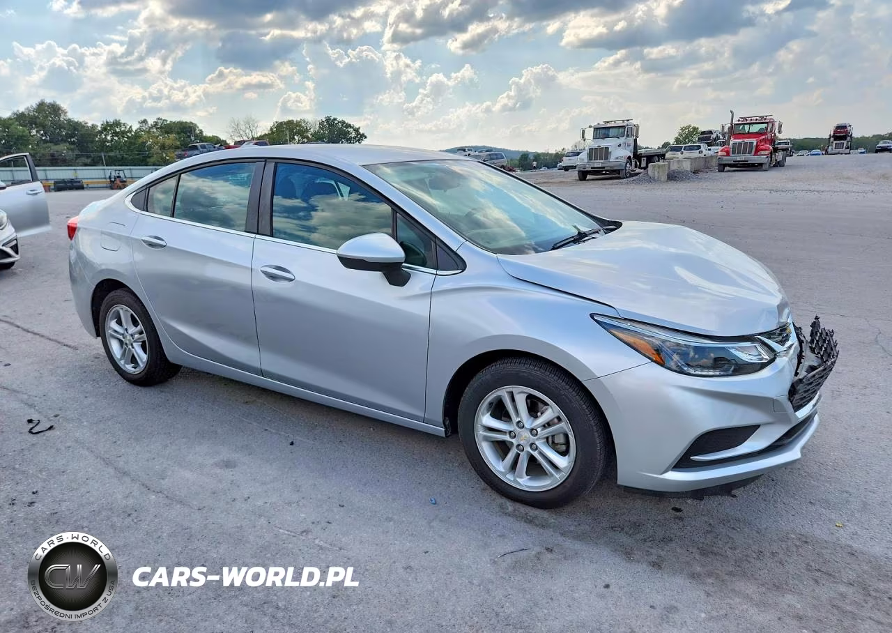 2018 Chevrolet Cruze Lt VIN:1G1BE5SM5J7197403 - 4
