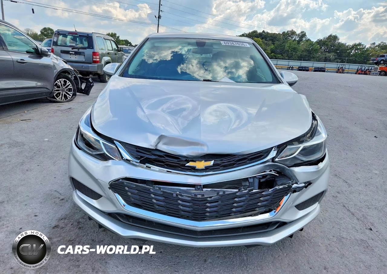 2018 Chevrolet Cruze Lt VIN:1G1BE5SM5J7197403 - 5