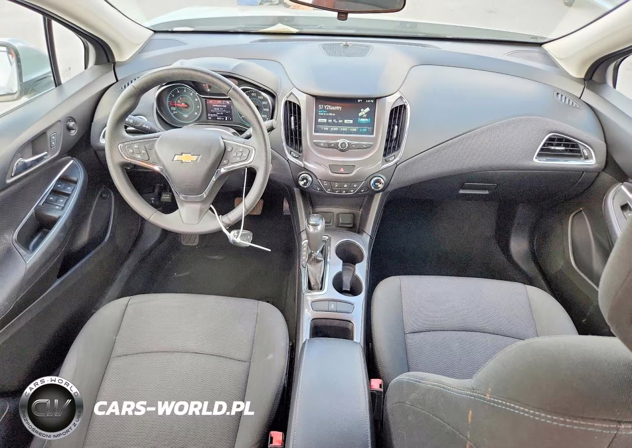 2018 Chevrolet Cruze Lt VIN:1G1BE5SM5J7197403 - 8
