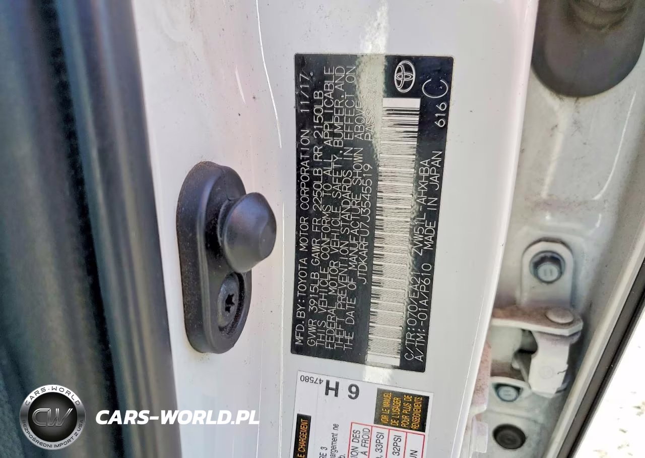 2018 Toyota Prius VIN:JTDKARFU7J3545519 - 12