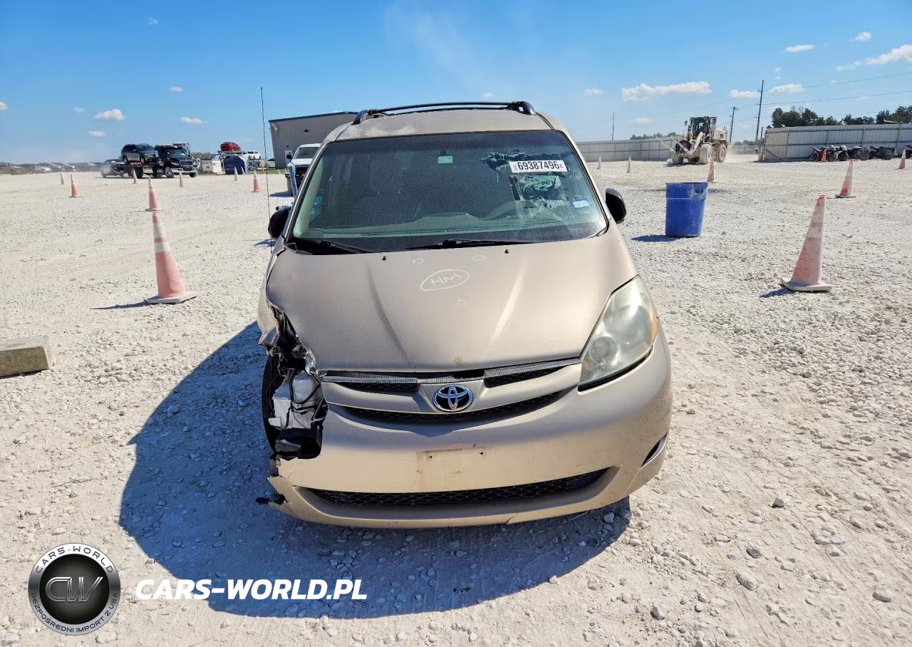 2010 Toyota Sienna Le 7-Passenger VIN:5TDKK4CC0AS311085 - 5