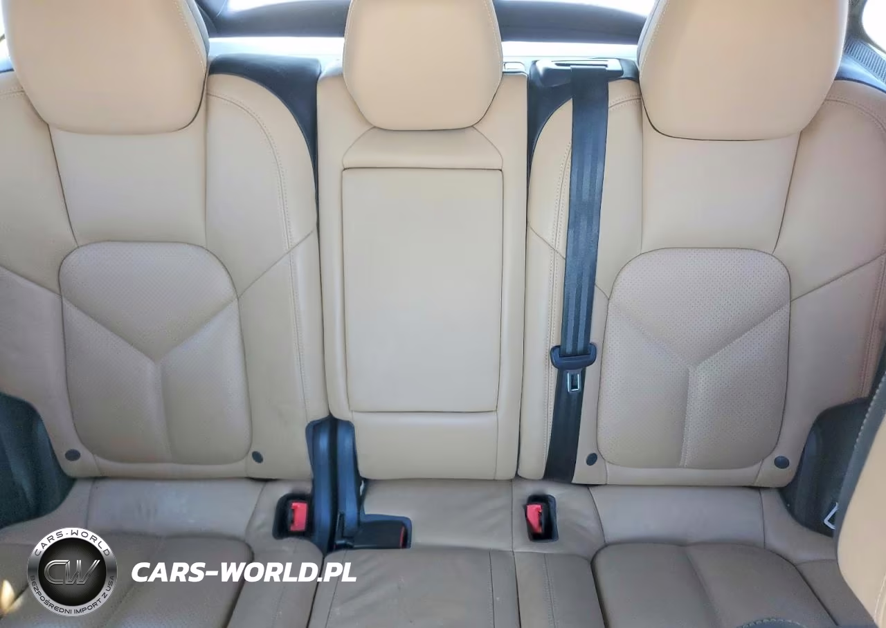 2016 Porsche Cayenne Cayenne VIN:WP1AA2A25GLA02637 - 10