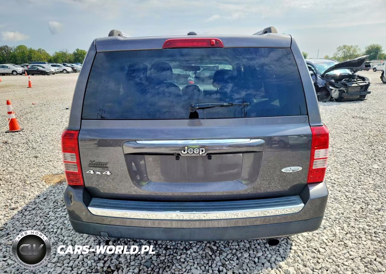 2017 Jeep Patriot Latitude VIN:1C4NJRFB5HD210775 - 6