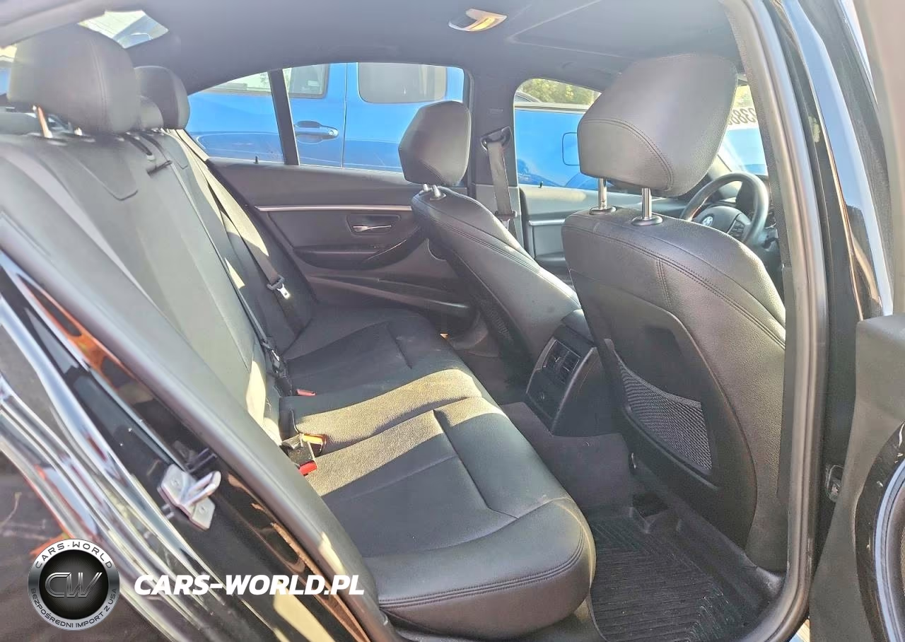 2018 BMW 330 Xi VIN:WBA8D9G53JNU68920 - 10