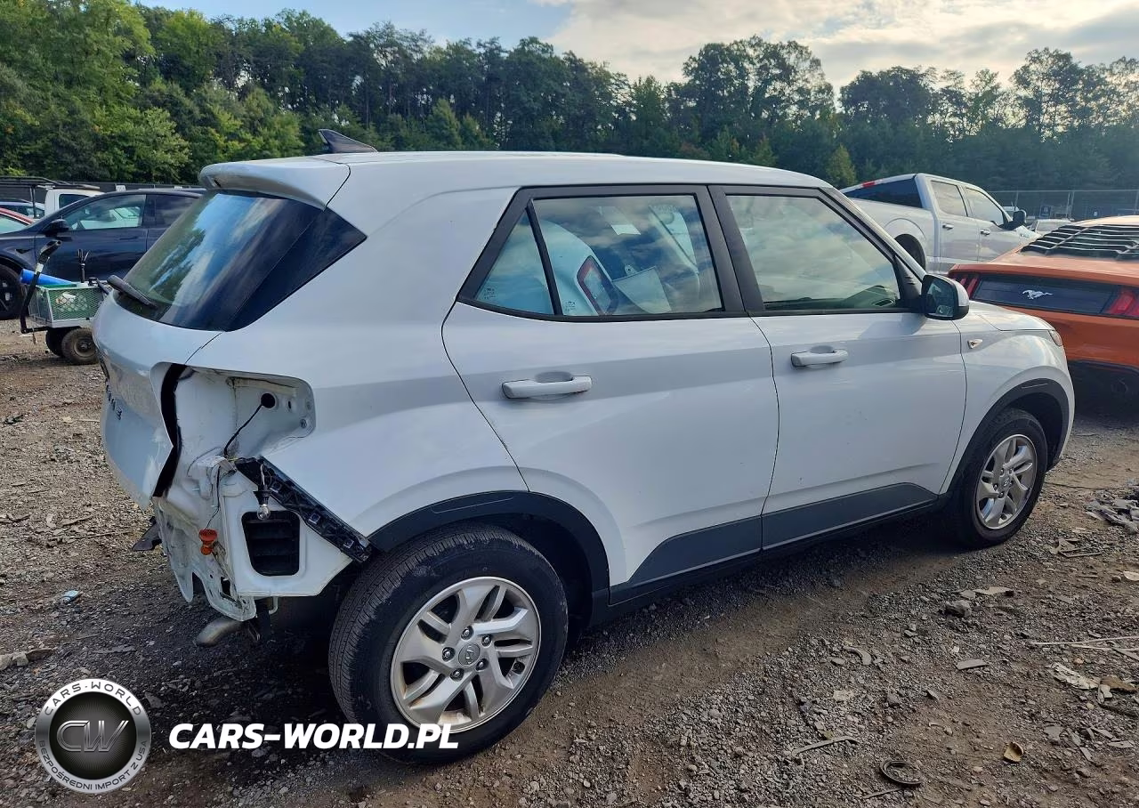 2022 Hyundai Venue Se VIN:KMHRB8A31NU186474 - 3