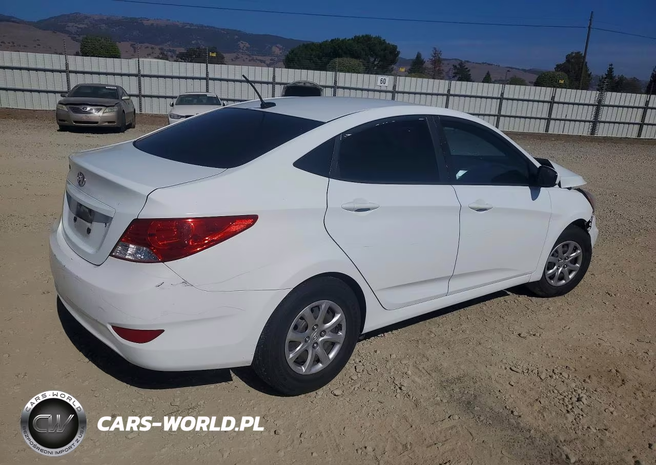 2014 Hyundai Accent Gls VIN:KMHCT4AE3EU613327 - 3