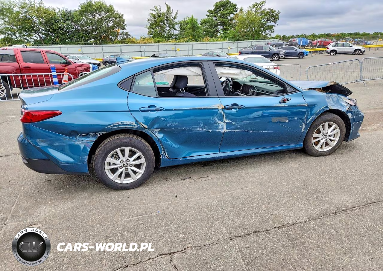 2026 Toyota Camry Le VIN:4T1DAACK7TU229088 - 3