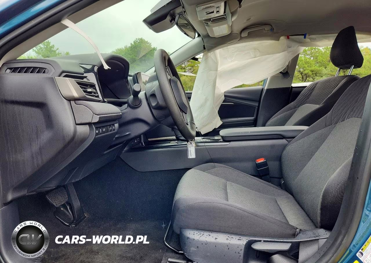 2026 Toyota Camry Le VIN:4T1DAACK7TU229088 - 7