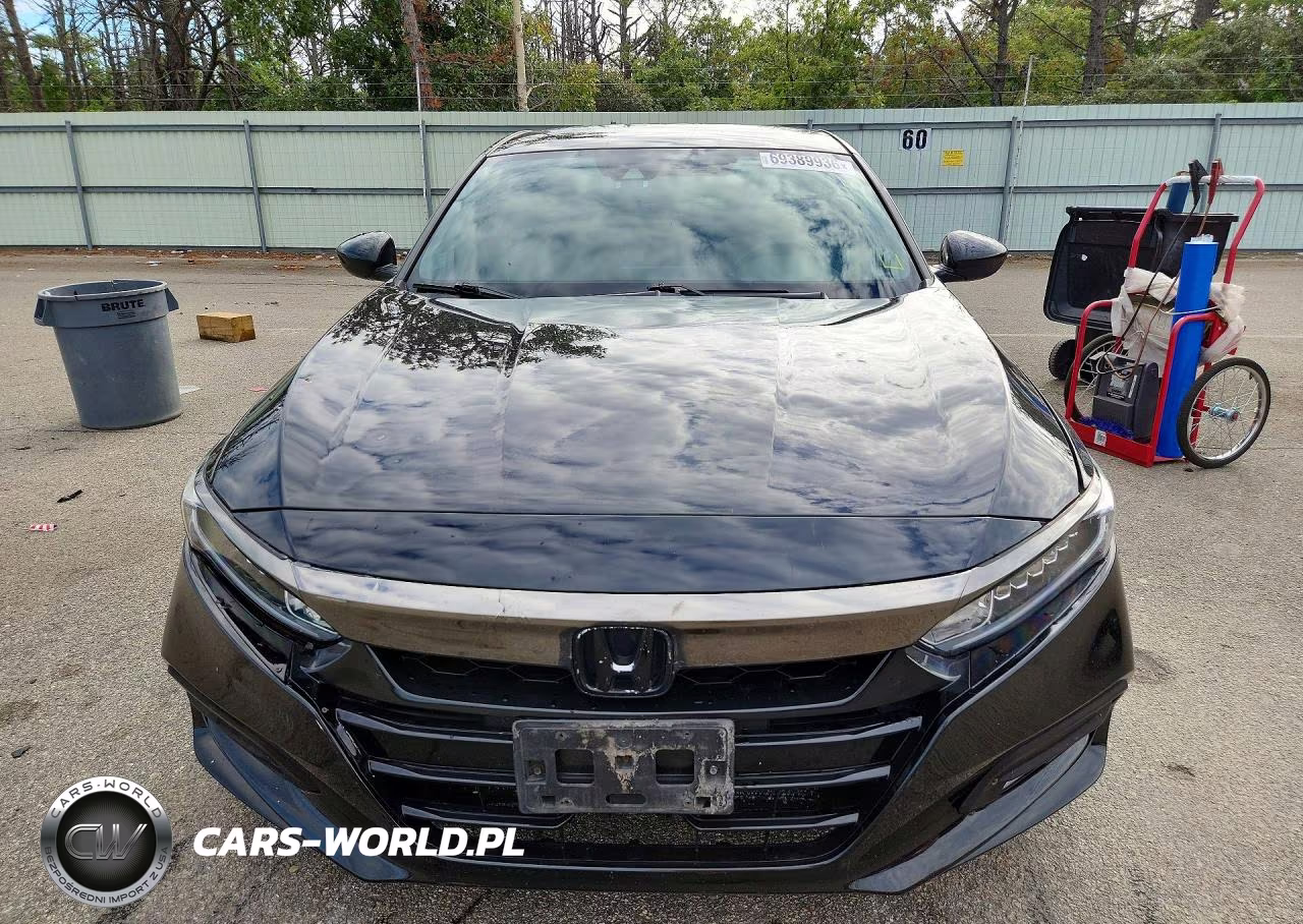 2018 Honda Accord Sport VIN:1HGCV1F34JA020562 - 5
