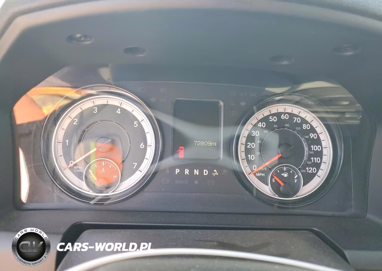 2022 Ram 1500 Classic Tradesman VIN:3C6JR6DT0NG329857 - 9