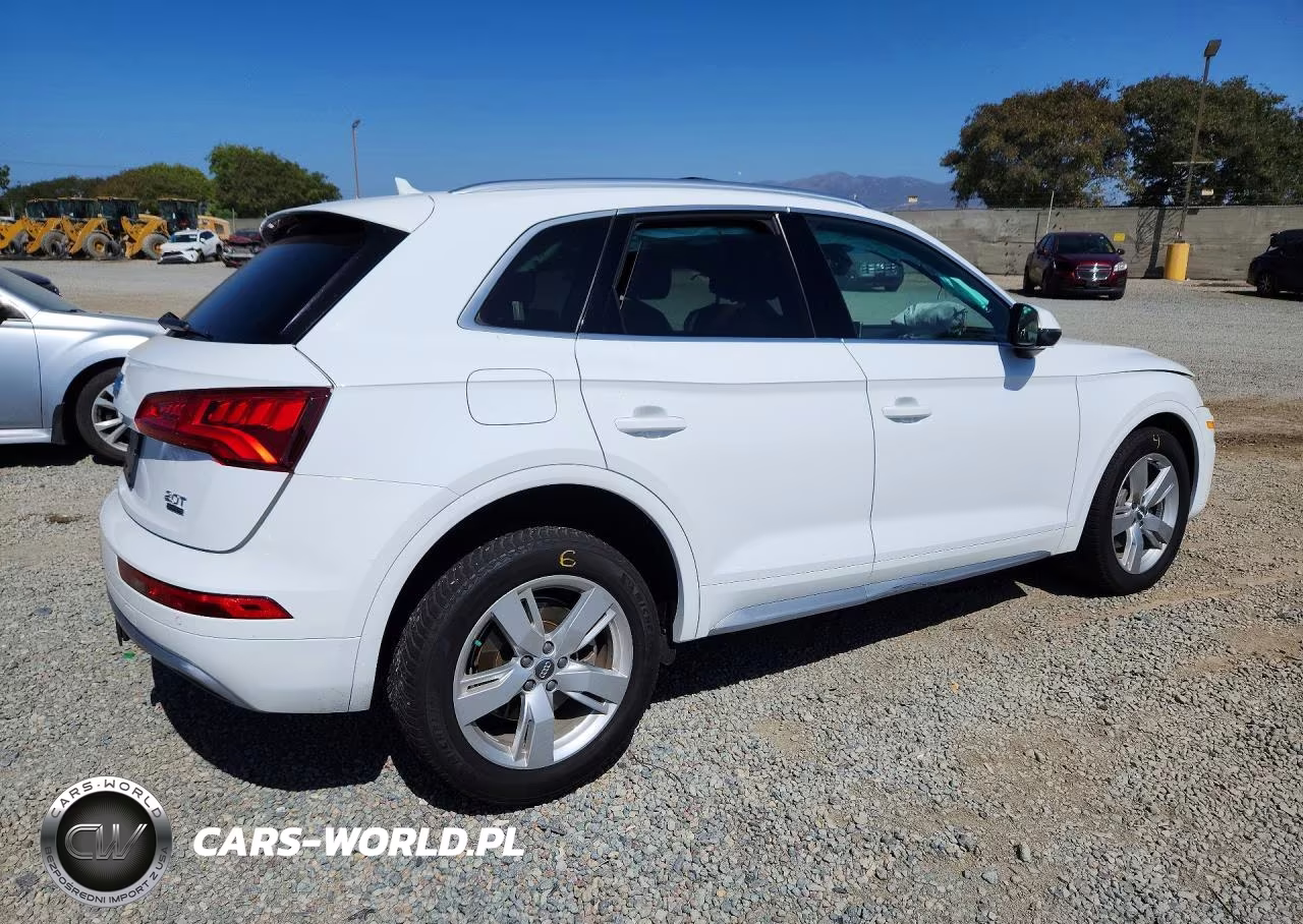 2018 Audi Q5 Premium Plus VIN:WA1BNAFY7J2229093 - 3