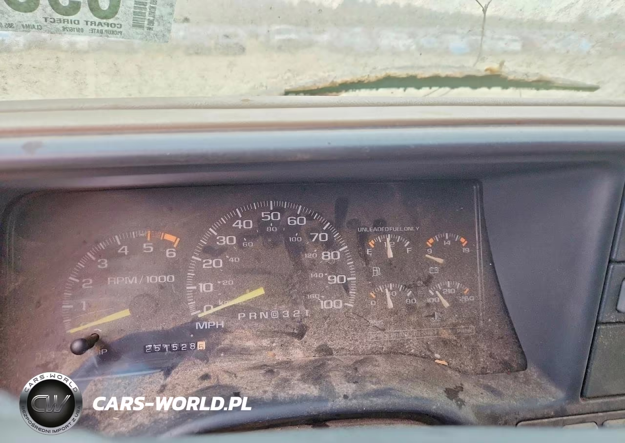 1996 GMC Yukon VIN:1GKEK13R6TJ734189 - 9