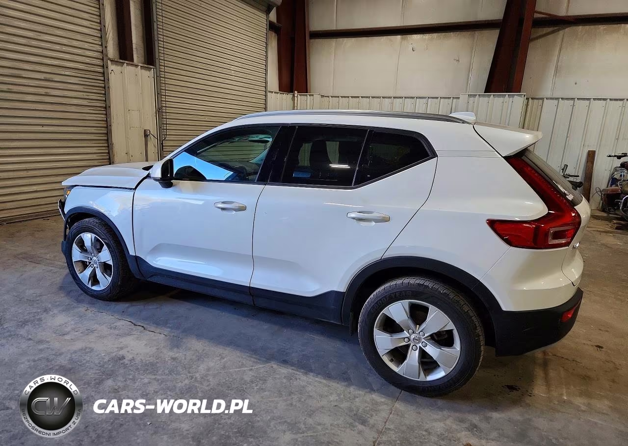 2021 Volvo Xc40 T4 Momentum VIN:YV4AC2HK1M2402761 - 2