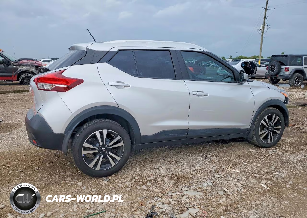 2018 Nissan Kicks Sv VIN:3N1CP5CU4JL509522 - 3