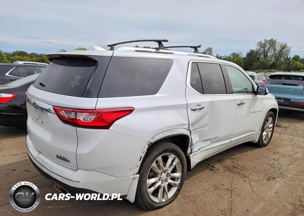 2018 Chevrolet Traverse High Country VIN:1GNEVKKW4JJ271084 - 3