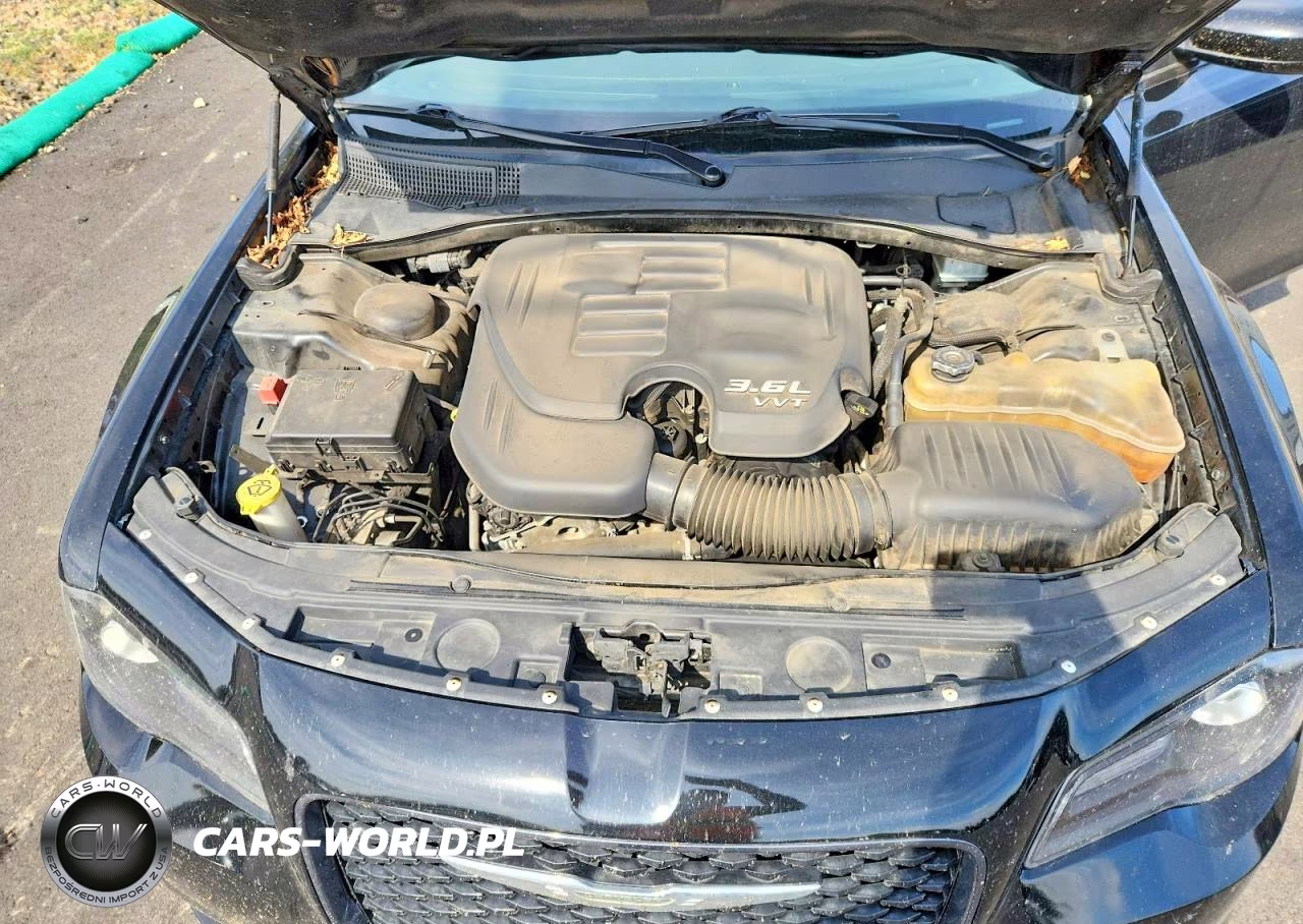 2019 Chrysler 300 Touring VIN:2C3CCAAG4KH590583 - 11