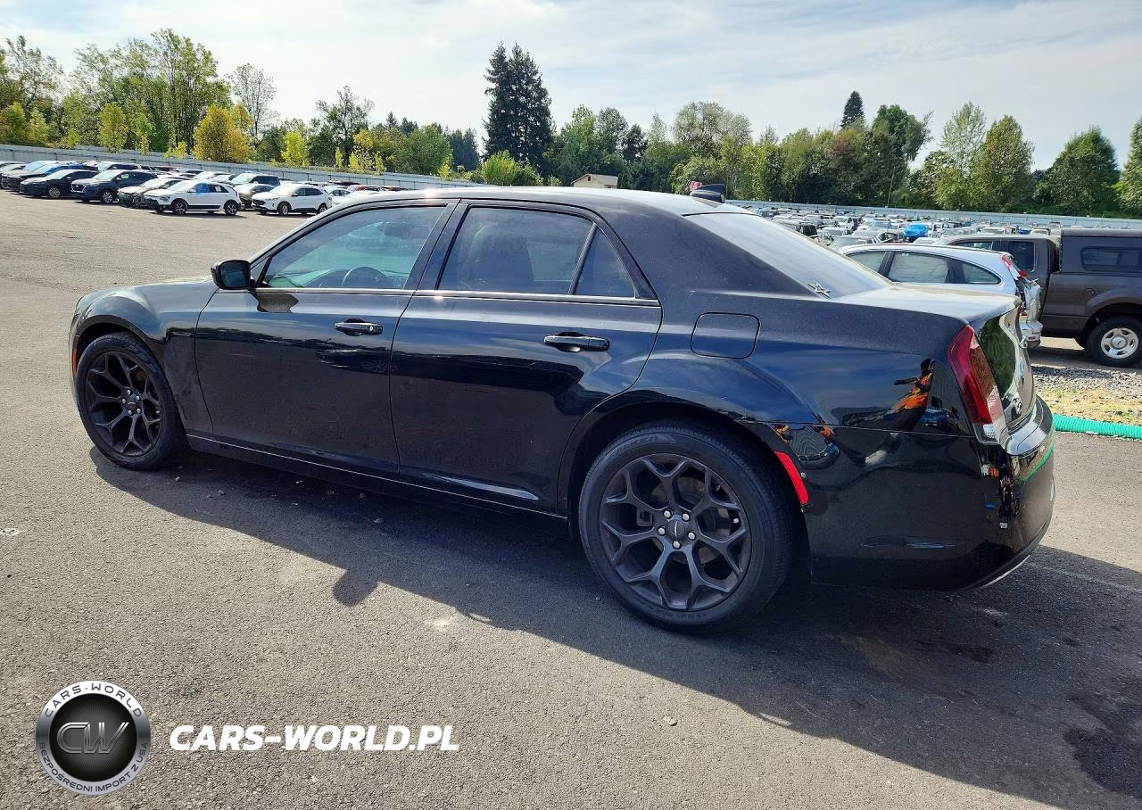 2019 Chrysler 300 Touring VIN:2C3CCAAG4KH590583 - 2