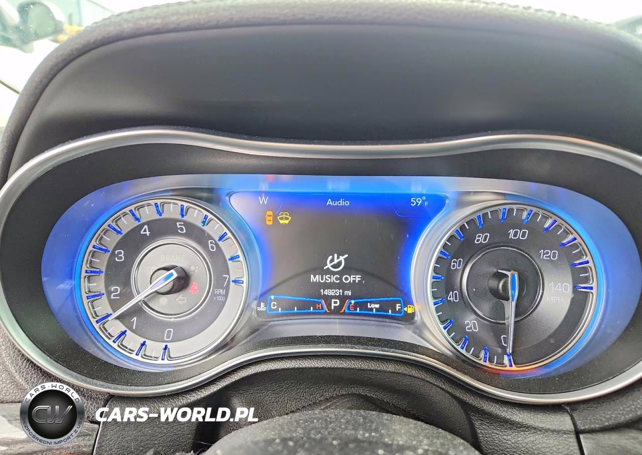 2019 Chrysler 300 Touring VIN:2C3CCAAG4KH590583 - 9