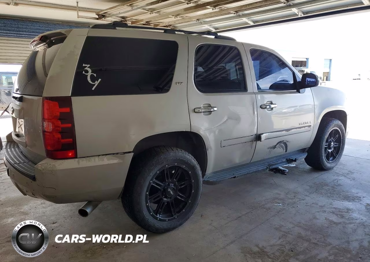 2007 Chevrolet Tahoe K1500 VIN:1GNFK13097R154726 - 3