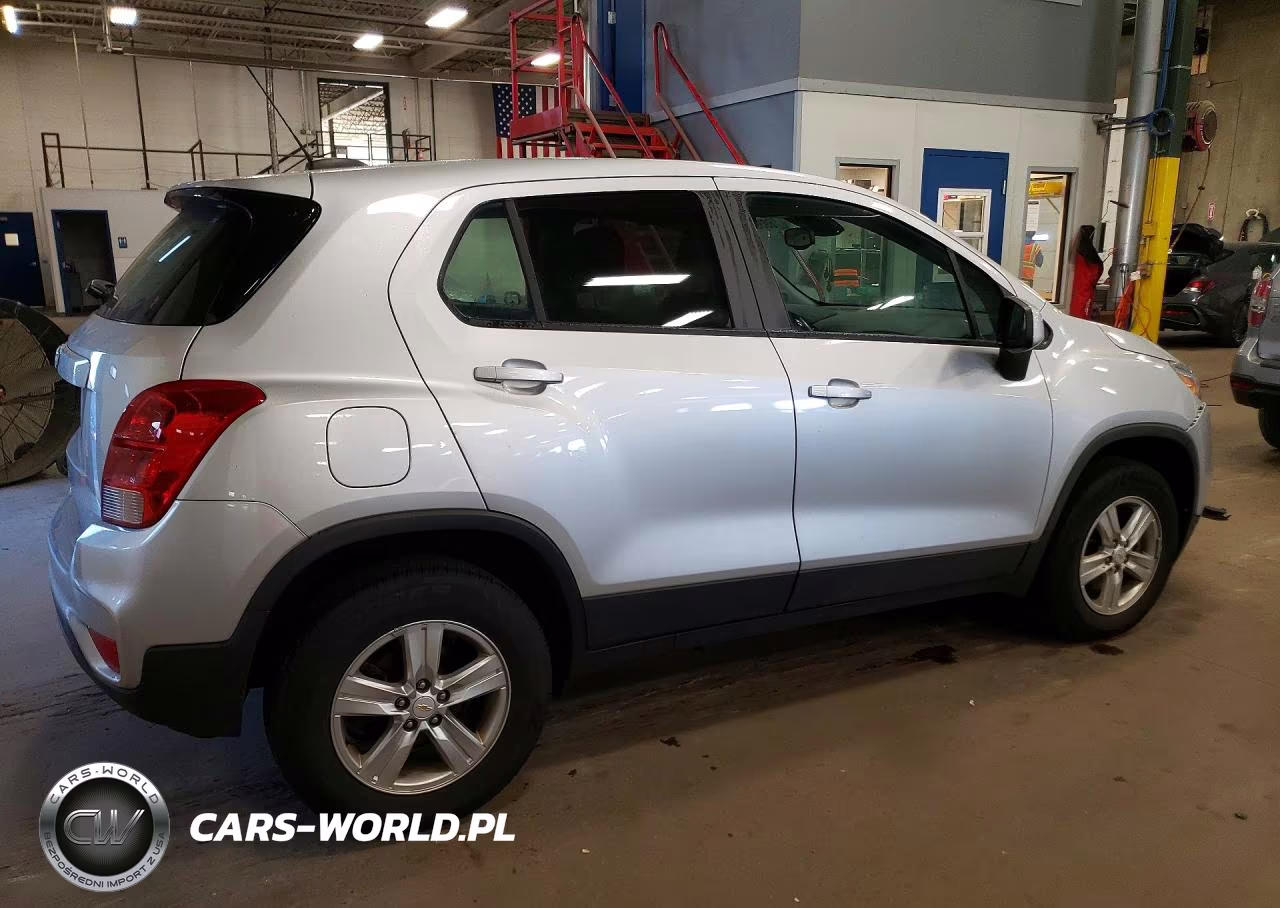 2018 Chevrolet Trax Ls VIN:KL7CJNSB3JB716979 - 3