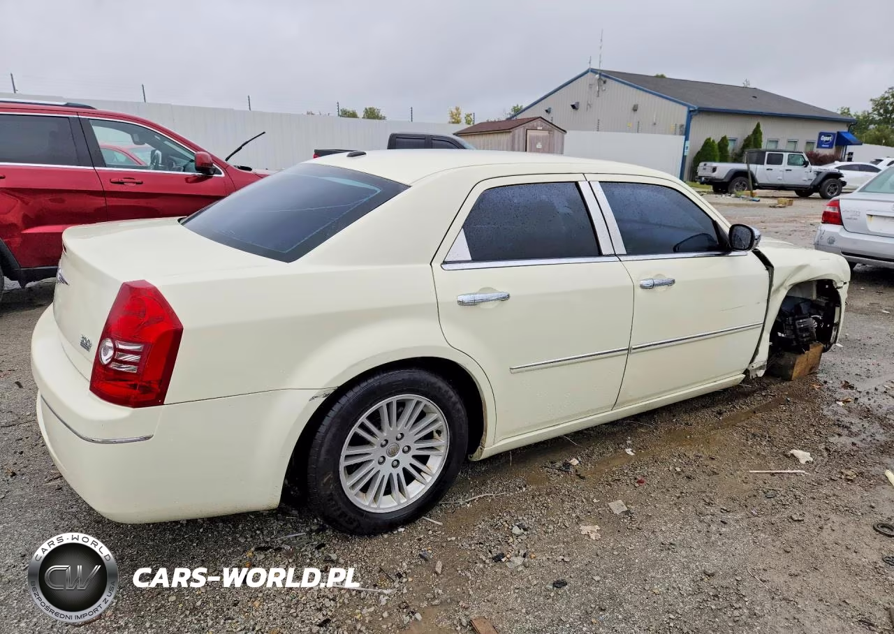 2010 Chrysler 300 Touring VIN:2C3CA5CV5AH326117 - 3