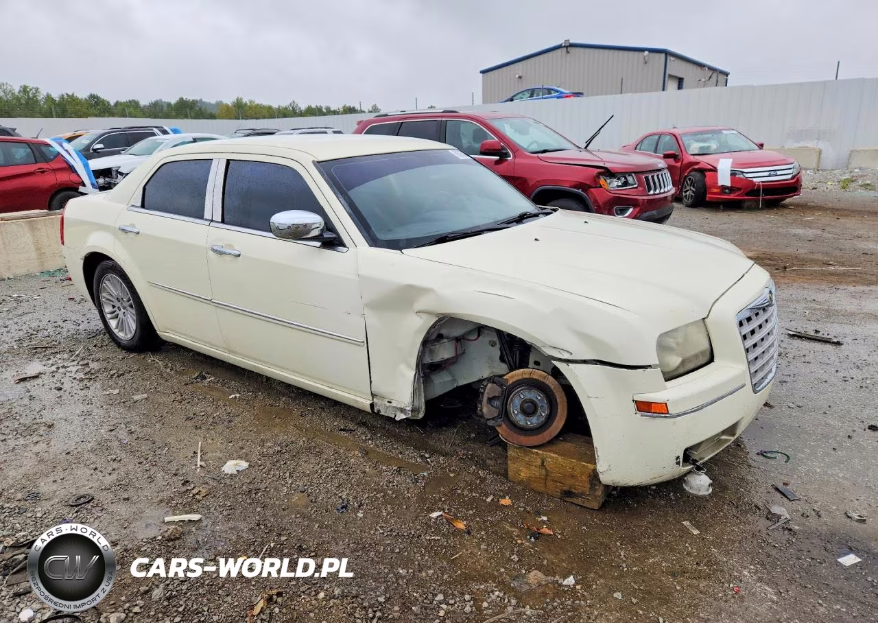2010 Chrysler 300 Touring VIN:2C3CA5CV5AH326117 - 4