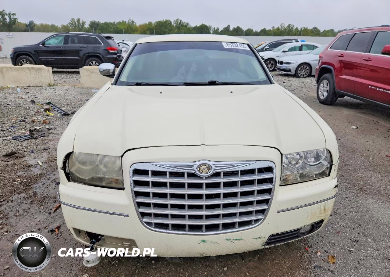 2010 Chrysler 300 Touring VIN:2C3CA5CV5AH326117 - 5