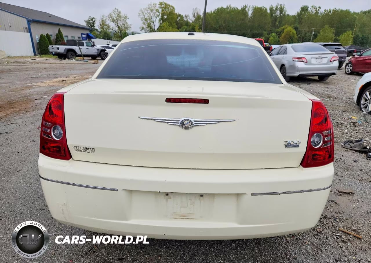 2010 Chrysler 300 Touring VIN:2C3CA5CV5AH326117 - 6