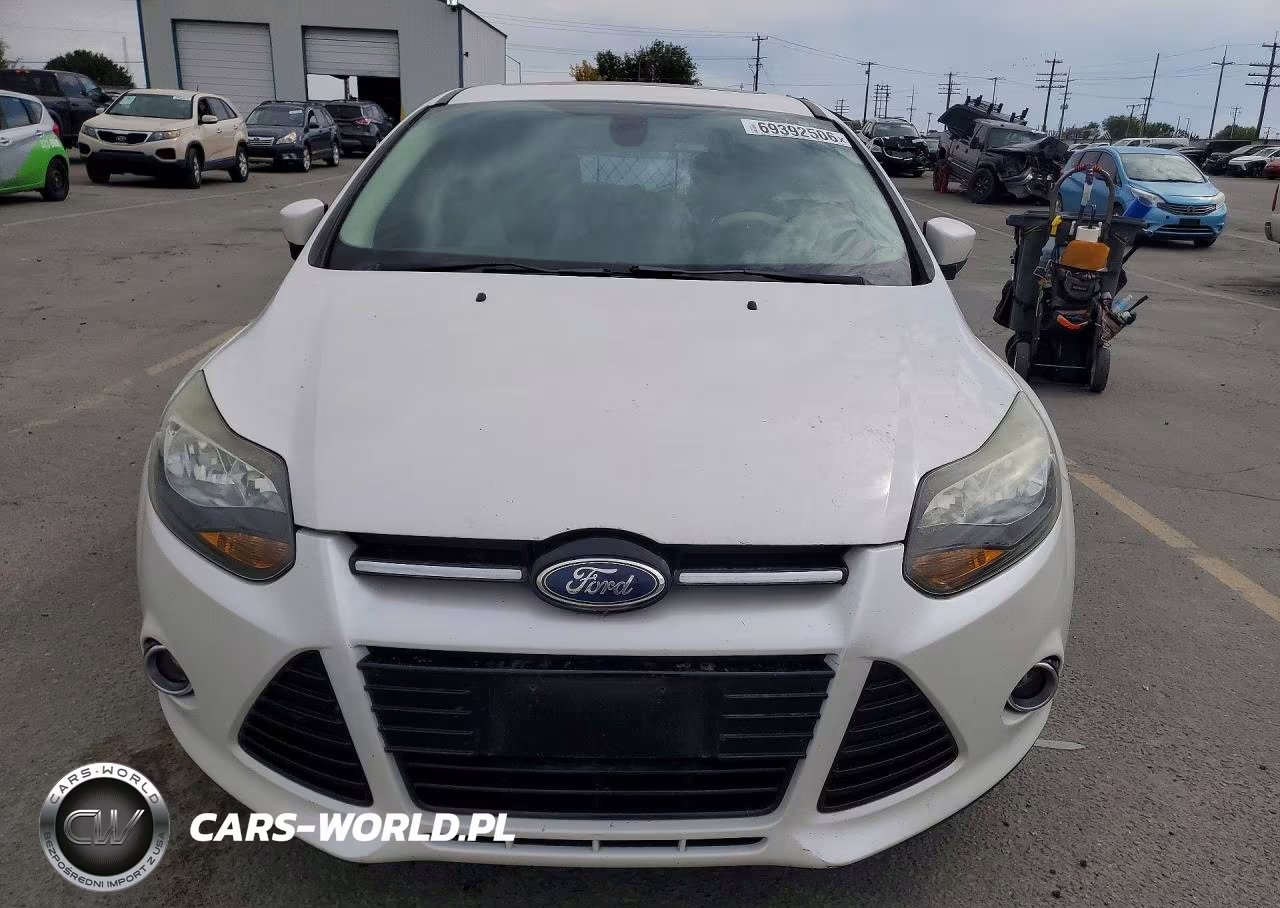 2012 Ford Focus Titanium VIN:1FAHP3N23CL210529 - 5