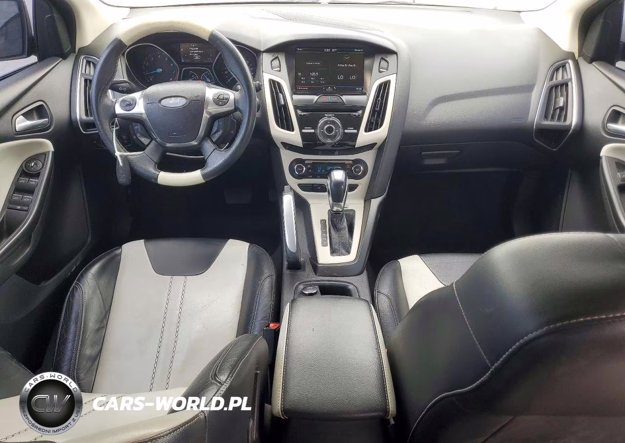 2012 Ford Focus Titanium VIN:1FAHP3N23CL210529 - 8