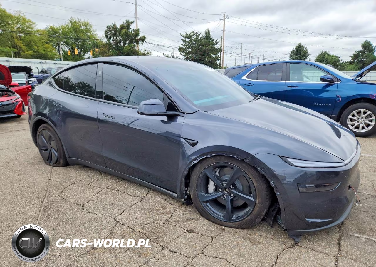 2026 Tesla Model Y VIN:7SAYGDEE3TF637337 - 4