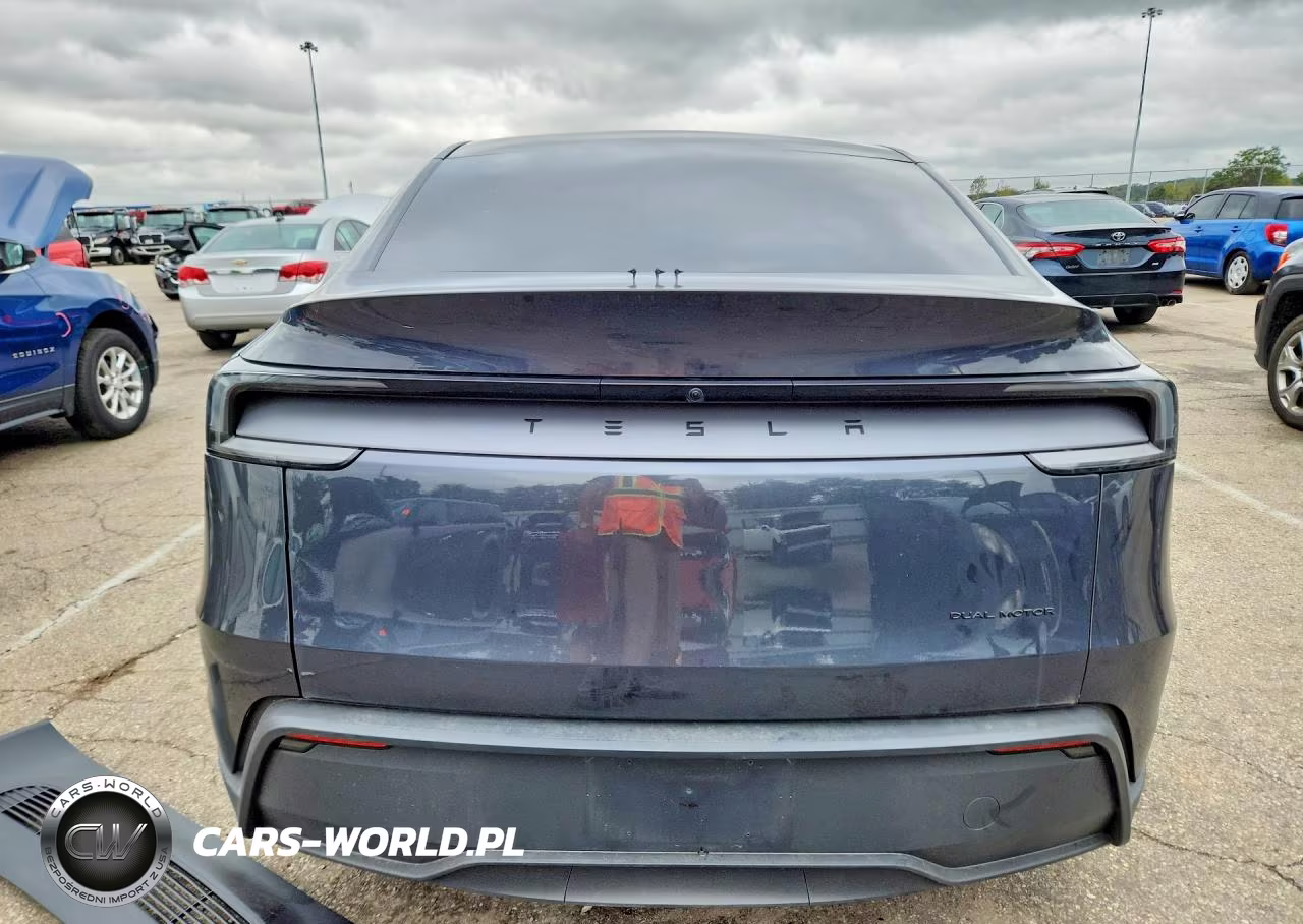 2026 Tesla Model Y VIN:7SAYGDEE3TF637337 - 6