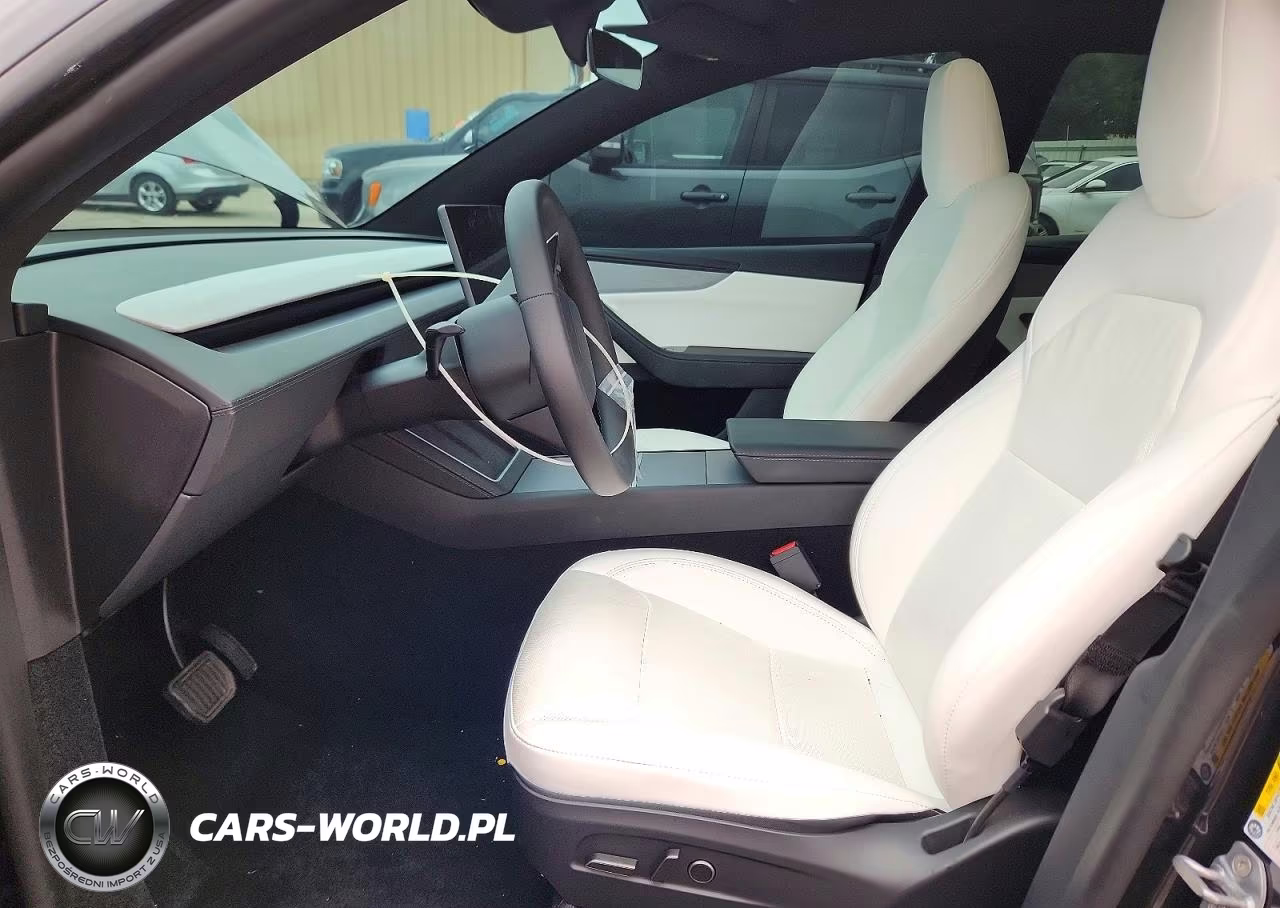 2026 Tesla Model Y VIN:7SAYGDEE3TF637337 - 7