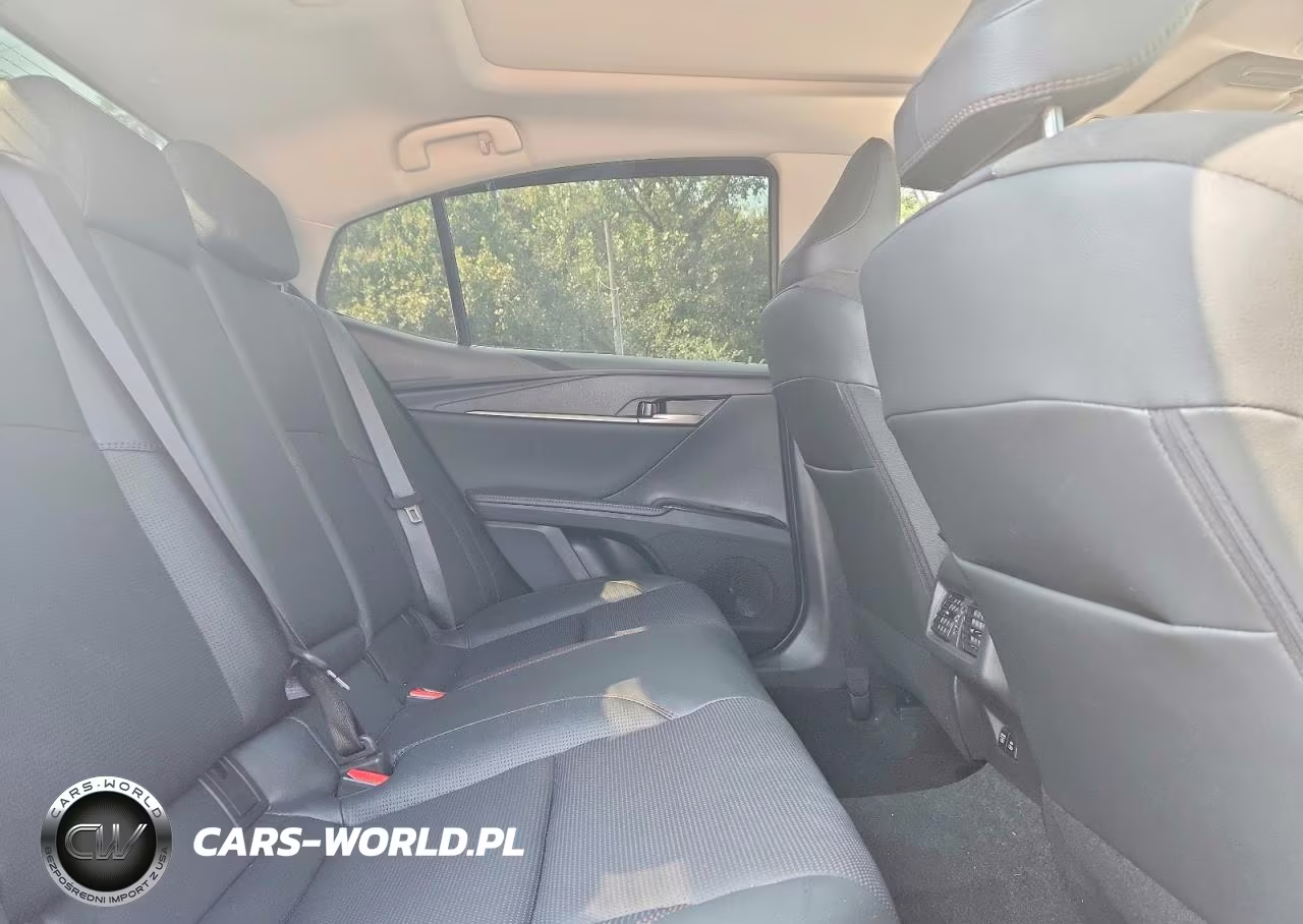 2026 Toyota Camry Xle VIN:4T1DBADK5TU054982 - 10