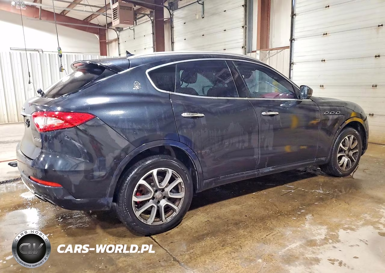 2017 Maserati Levante Luxury VIN:ZN661XUL2HX250703 - 3