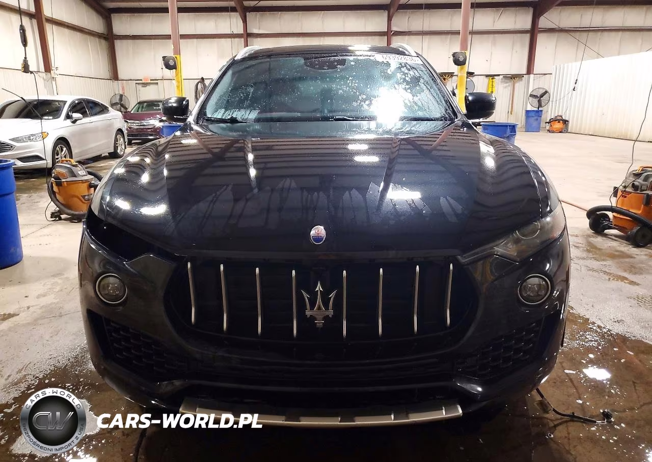 2017 Maserati Levante Luxury VIN:ZN661XUL2HX250703 - 5