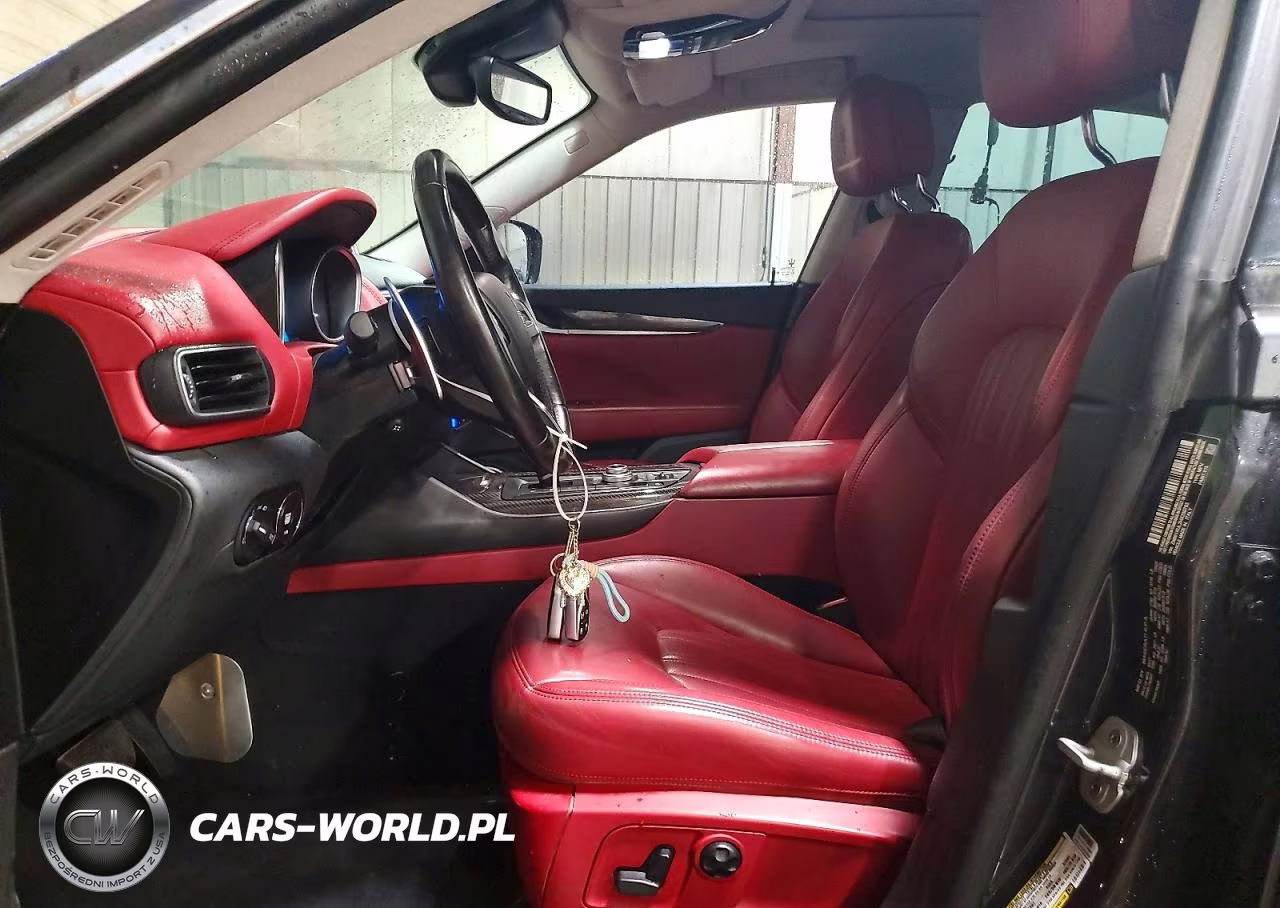 2017 Maserati Levante Luxury VIN:ZN661XUL2HX250703 - 7