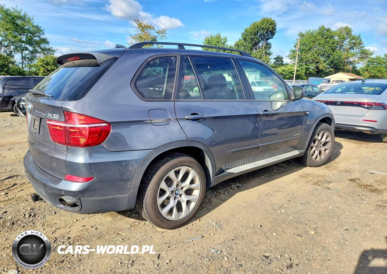 2012 BMW X5 xDrive35I VIN:5UXZV4C5XCL765452 - 3