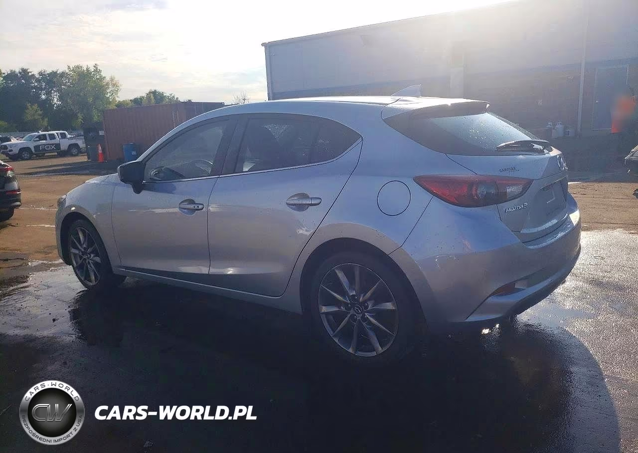2018 Mazda 3 Touring VIN:3MZBN1L33JM218211 - 2