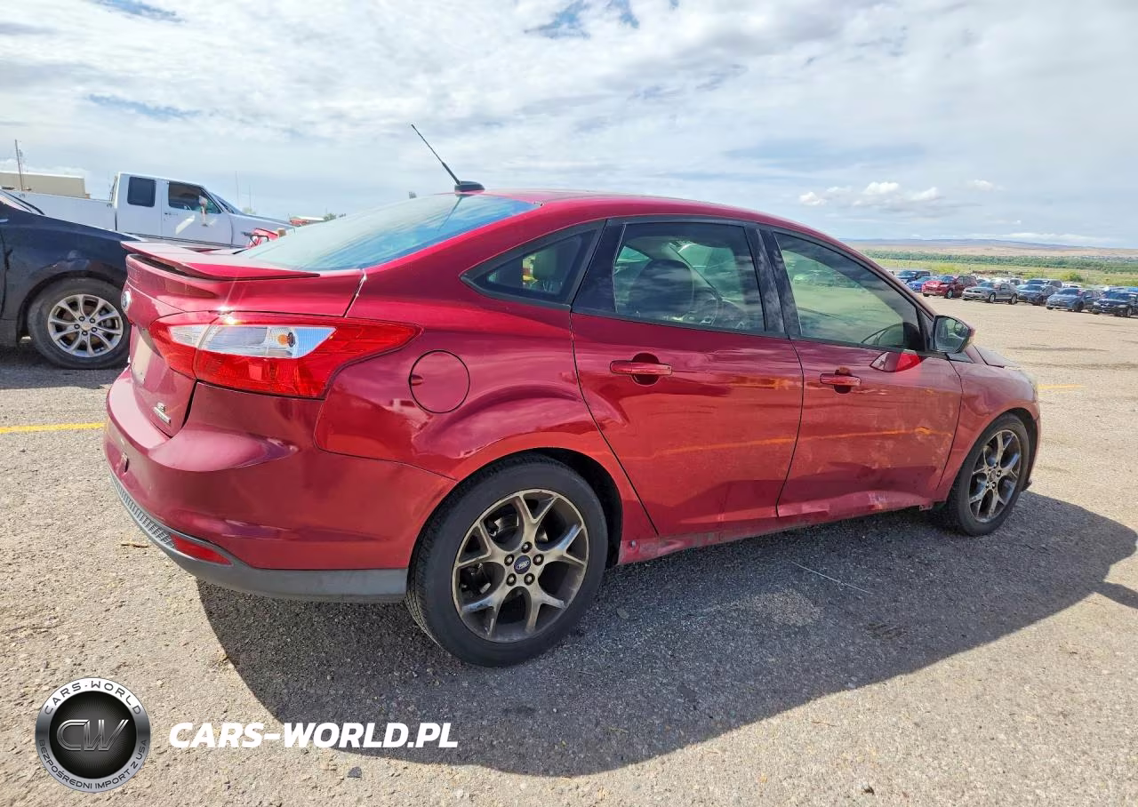 2014 Ford Focus Se VIN:1FADP3F22EL110339 - 3