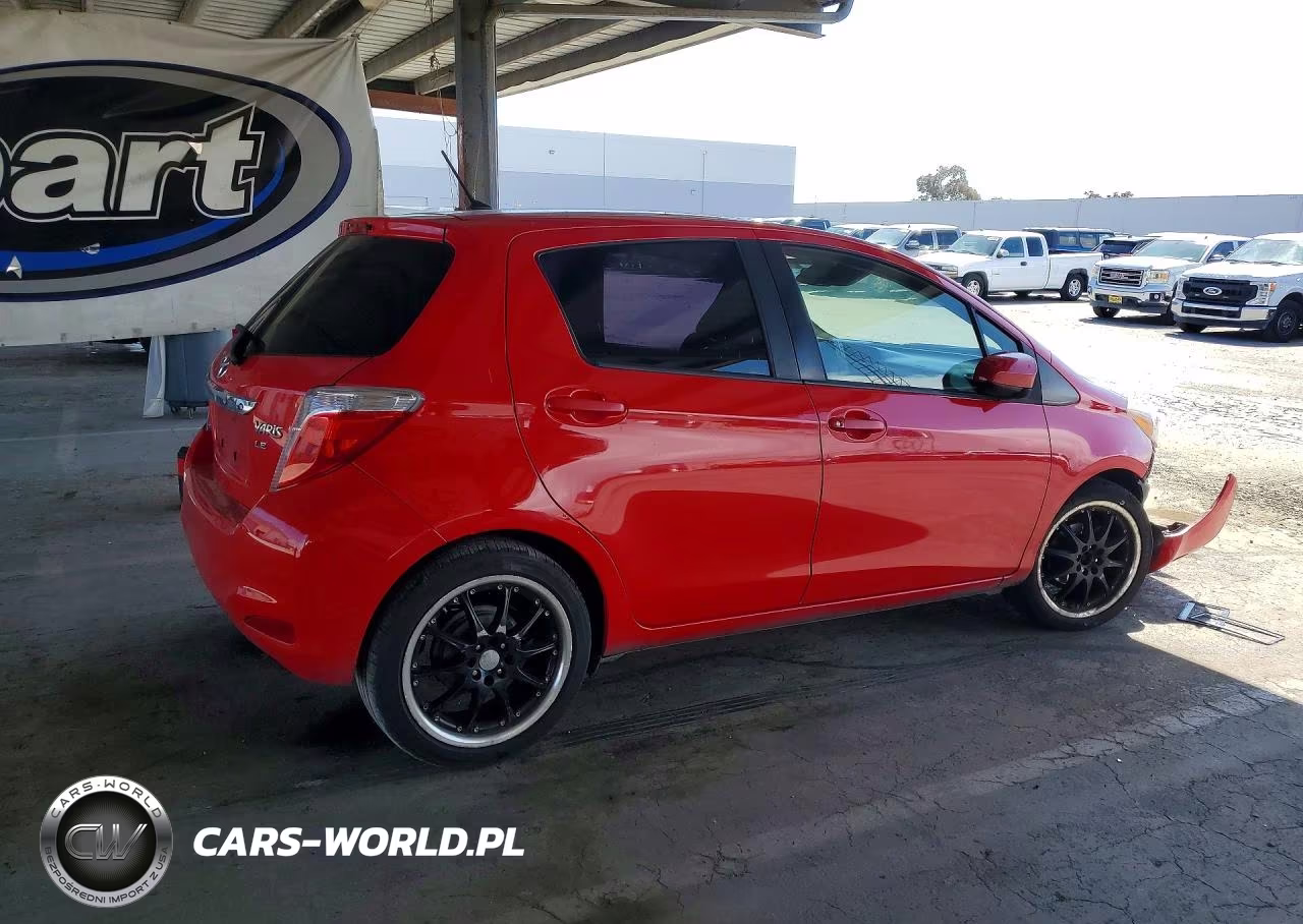 2012 Toyota Yaris 5-Door Le VIN:JTDKTUD39CD529858 - 3