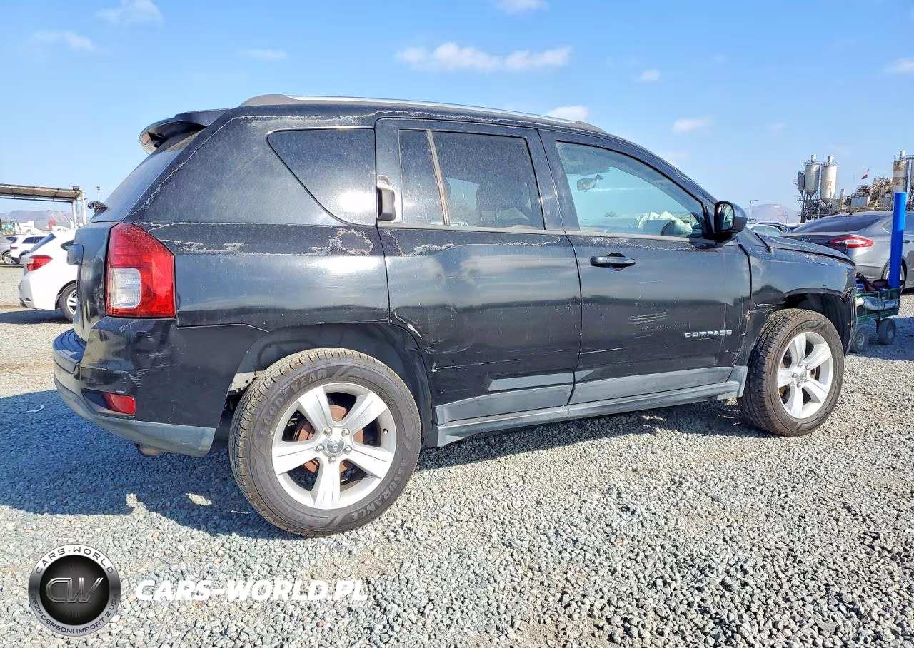 2013 Jeep Compass Latitude VIN:1C4NJCEB7DD213542 - 3