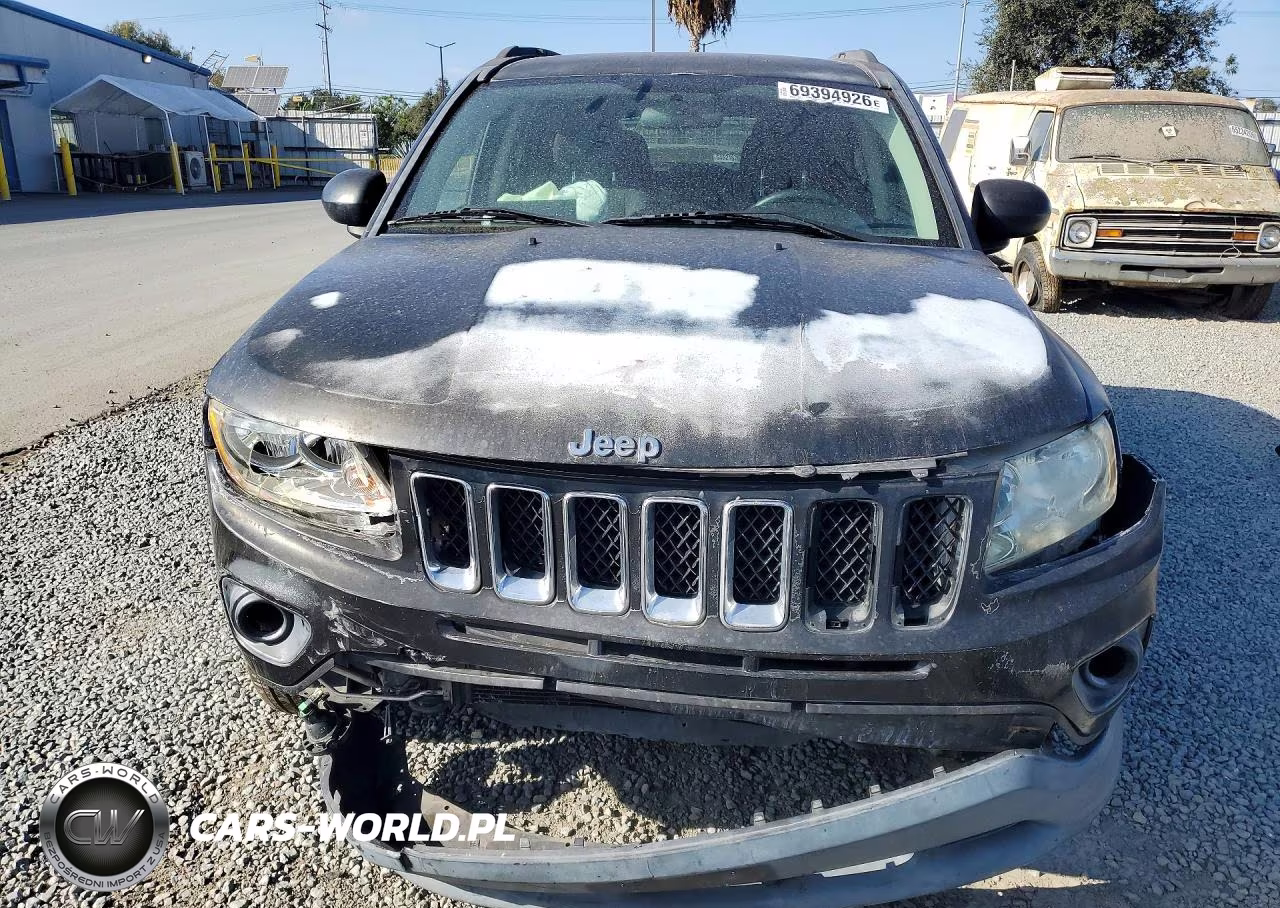 2013 Jeep Compass Latitude VIN:1C4NJCEB7DD213542 - 5