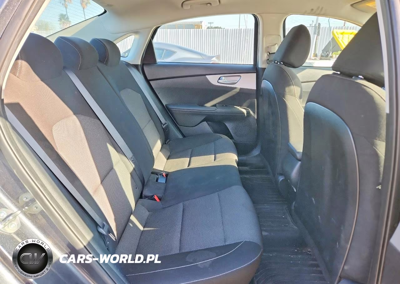 2024 Kia Forte Lxs VIN:3KPF24AD1RE701258 - 10