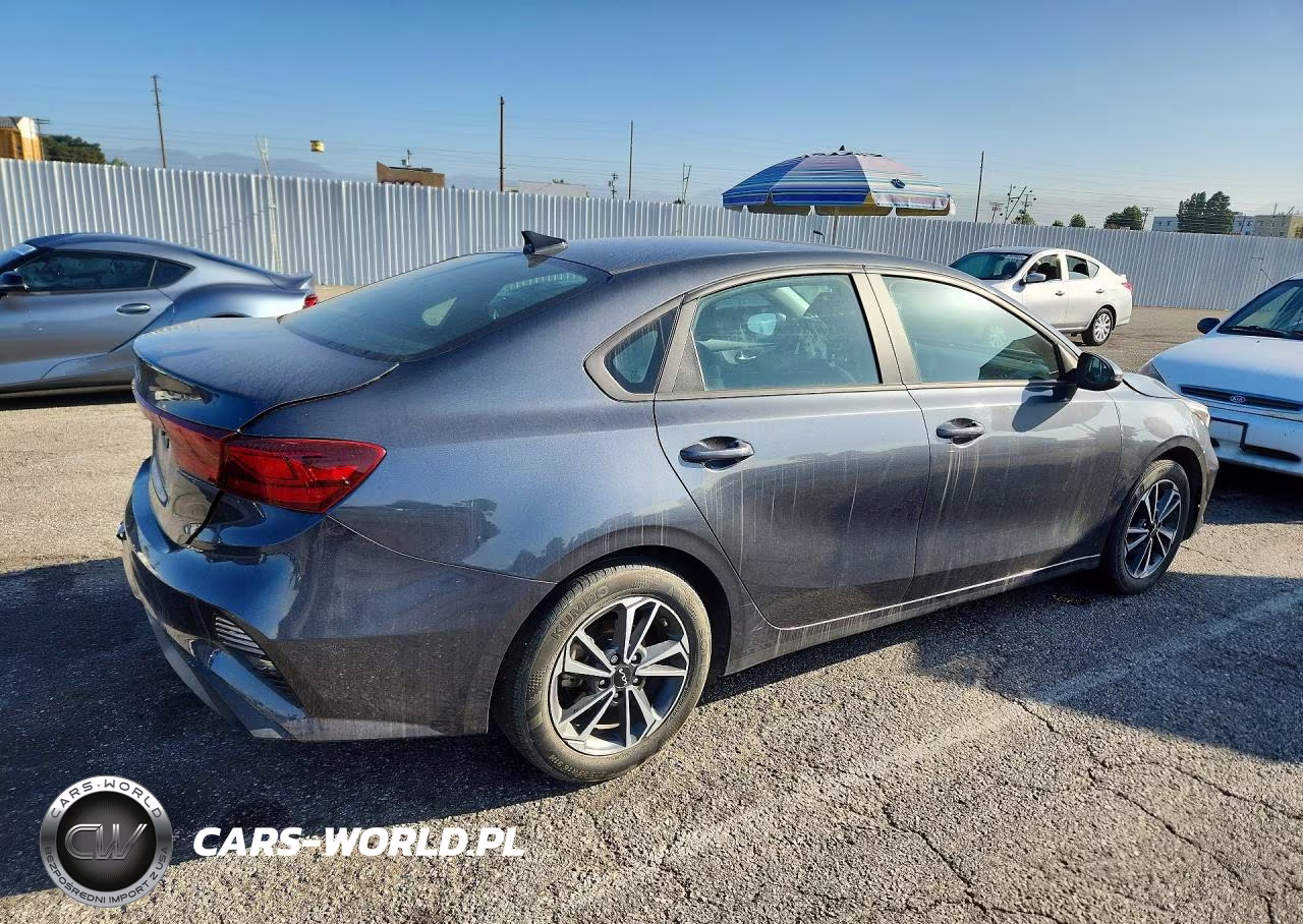 2024 Kia Forte Lxs VIN:3KPF24AD1RE701258 - 3