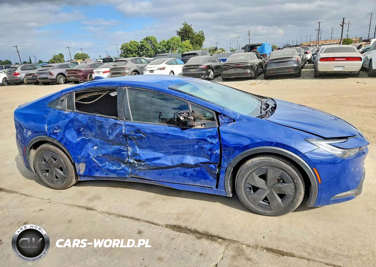 2023 Toyota Prius Le VIN:JTDACAAU4P3001499 - 4