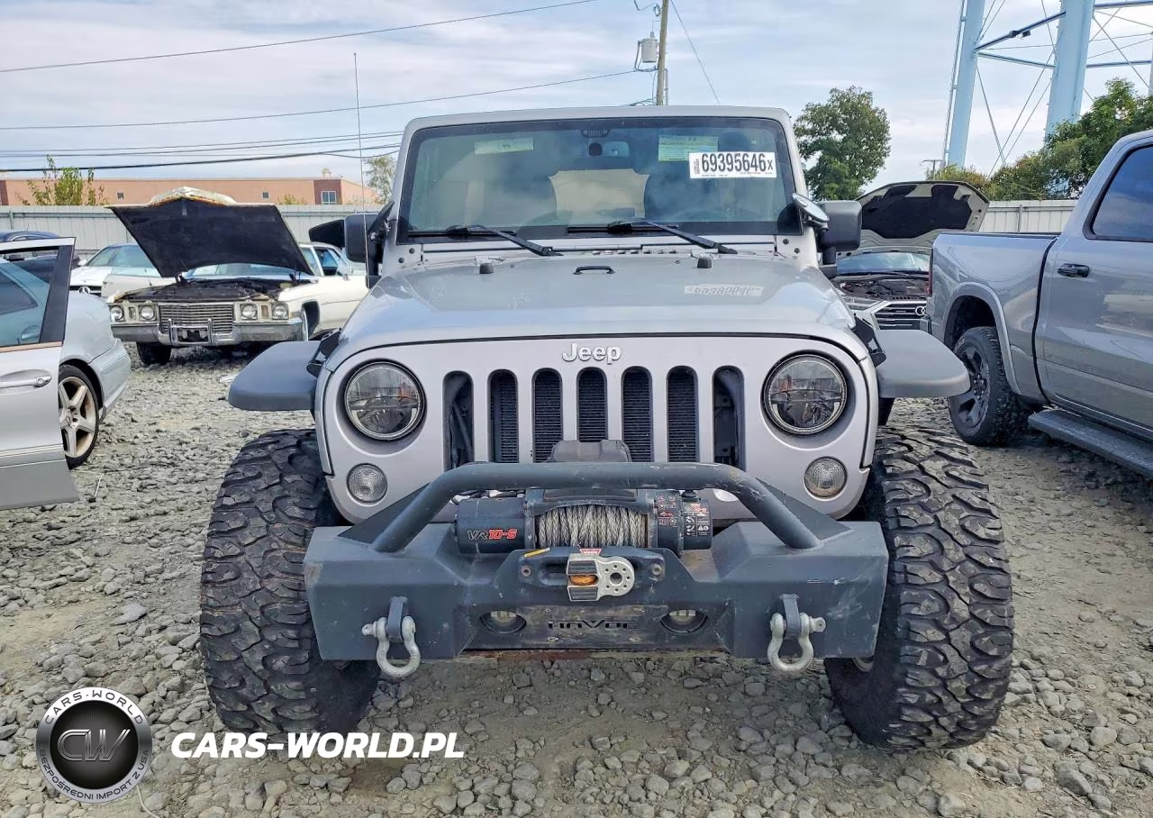 2015 Jeep Wrangler Unlimited Rubicon VIN:1C4BJWFG8FL511220 - 5