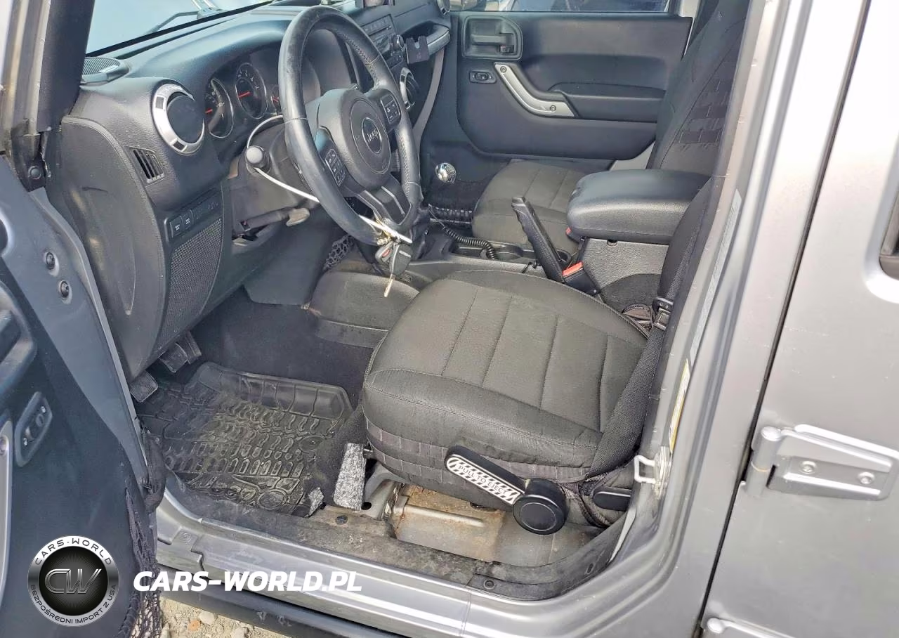 2015 Jeep Wrangler Unlimited Rubicon VIN:1C4BJWFG8FL511220 - 7
